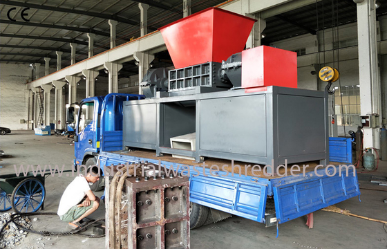Un buen precio. Pedazo de alimentación grande que machaca la máquina, picadoras de papel industriales de la cartulina  en línea
