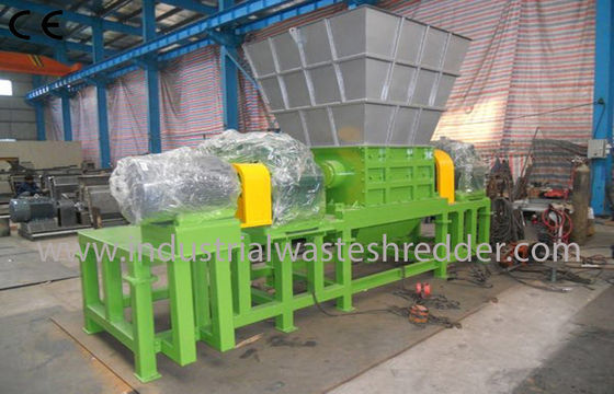 Un buen precio. Máquina electrónica grande de la trituradora de residuos, PWB inútil que recicla las cuchillas rotatorias de la máquina en línea