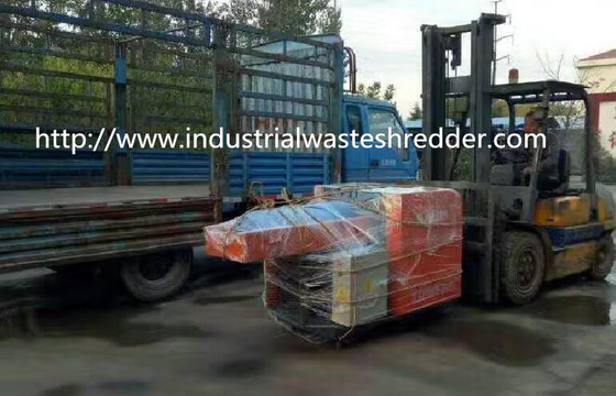 Un buen precio. Máquina de la trituradora de la materia textil de la capacidad grande, máquina del reciclaje de residuos de la materia textil del pedazo en línea