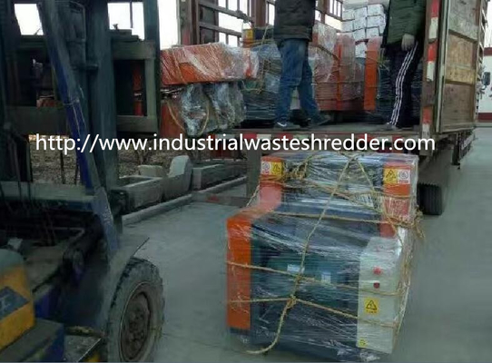 Un buen precio. La trituradora de la caja de cartón de la basura industrial para flojo/embaló el tipo ropa vieja en línea