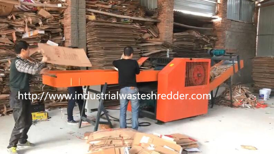 Un buen precio. Cuchillas rotatorias de Papercard del pedazo de la máquina industrial de la trituradora para el destrozo grueso en línea
