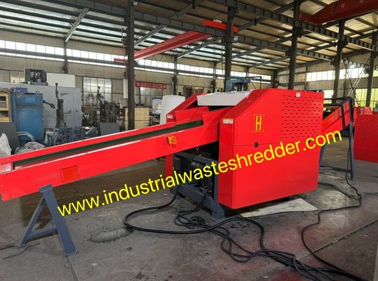 Un buen precio. Máquina de corte de película de plástico PE de 1600F CE Máquina de trituración de alta eficiencia para película electromagnética en línea