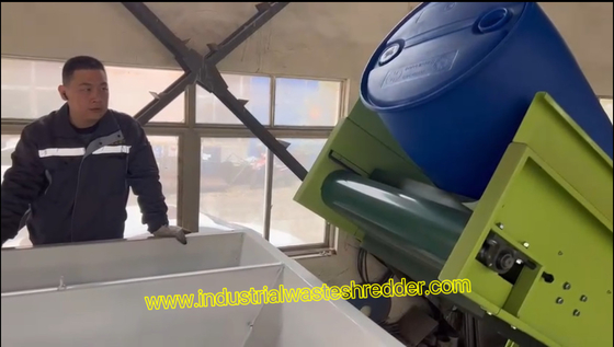 Un buen precio. Trituradora de barricas de plástico de alta eficiencia, 200L HDPE IBC de tambor de doble eje con CE, trituradora de tambores de plástico de galón 1000kg por hora, trituradora de tambores de plástico químico en línea