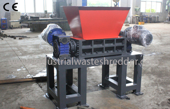 Un buen precio. Cuchilla fácil de la trituradora de residuos industrial del papel usado que cambia capacidad adaptable en línea