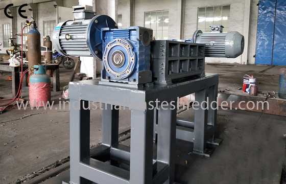Un buen precio. Trituradora de residuos de las piezas de automóvil/máquina plásticas de la trituradora para los materiales duros grandes en línea