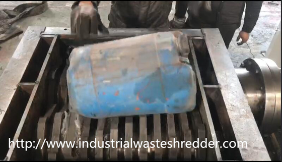 Un buen precio. Buena dureza del eje de la basura de la botella de la máquina doble de la trituradora para los pedazos plásticos en línea