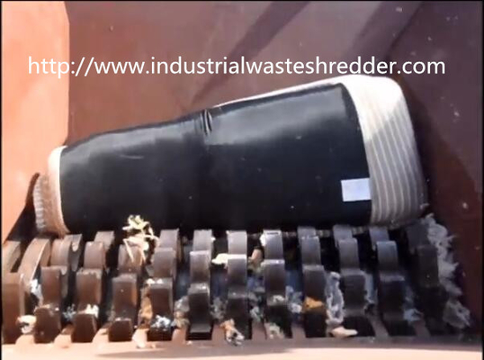 Un buen precio. Picadoras de papel inútiles del colchón 15 - 30rpm grueso de la cuchilla de rotor de la velocidad 20m m en línea