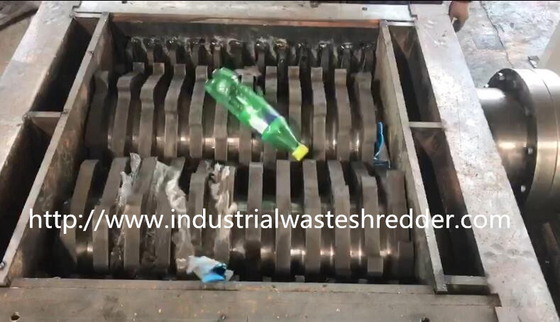 Un buen precio. Ahorro de espacio plástico de la máquina de la trituradora de residuos del mini pedazo para las botellas del ANIMAL DOMÉSTICO en línea