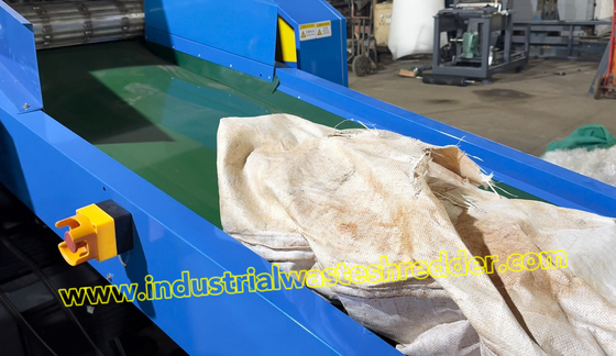 Un buen precio. PP Raffia Jumbo Sack Crusher Super Gran Sacks Grinder con herramienta de aleación duradera de acero cuchillas rotativas ahorrando energía 1600B en línea