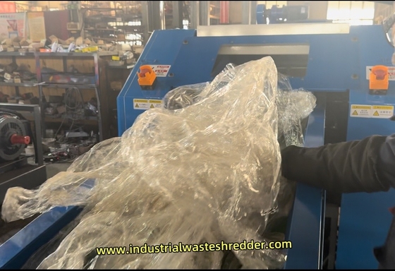 Un buen precio. Trituradora de películas de plástico Grinder OPPS BOPP FOLIAS trituradora con cuchillas giratorias cortadora de gran capacidad en línea