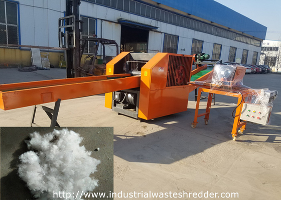 Un buen precio. La trituradora rociada/del vacío del algodón de residuos industrial acolcha el cortador del saco de dormir con los sacapuntas en línea
