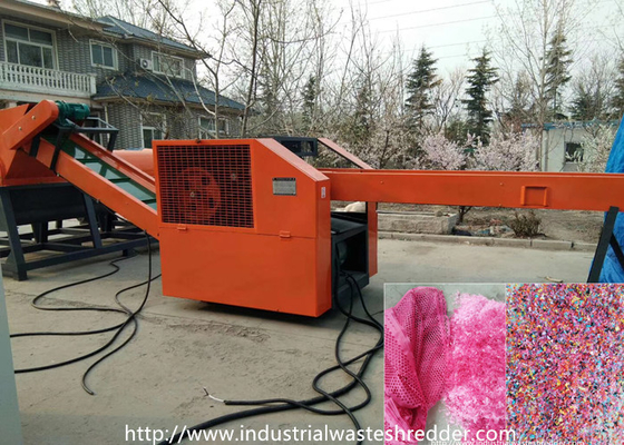 Un buen precio. La flor artificial sale planta de la máquina industrial de la trituradora que el cortador artificial del césped fácil actúa en línea