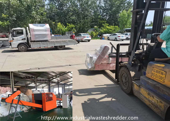 Un buen precio. Picadora de papel inútil del plástico rotatorio de las cuchillas 66KW en línea